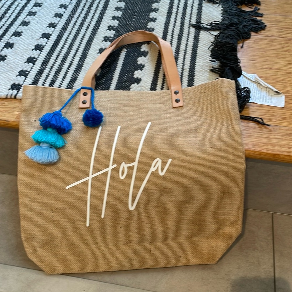 “Hola” tote bag with tassel